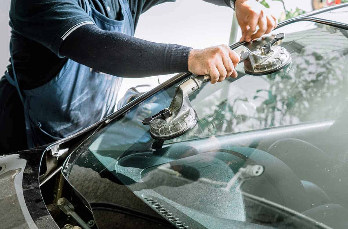 The 5 Step Process of Replacing a Windshield - Mach 1 Services