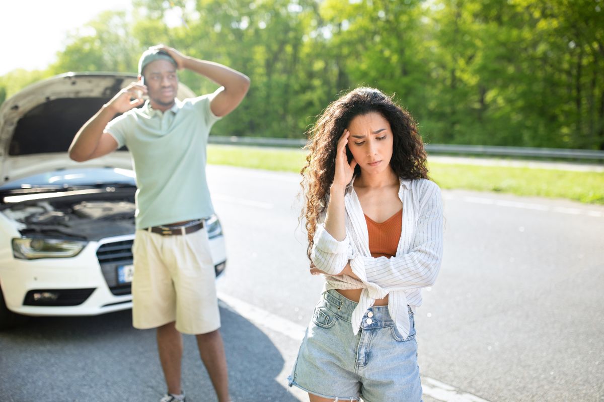 How to Handle Common Car Troubles on the Road
