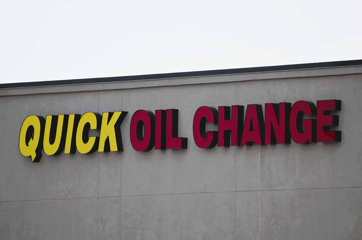 Reliable Quick Oil Change Service Chains